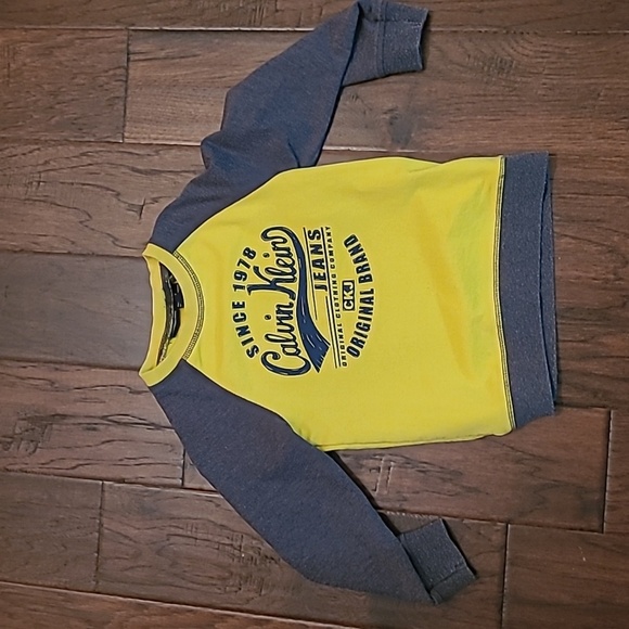 💰 Calvin Klein Jeans boy's lightweight sweatshirt size 4T - Picture 1 of 4